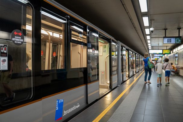 deuren van de metro